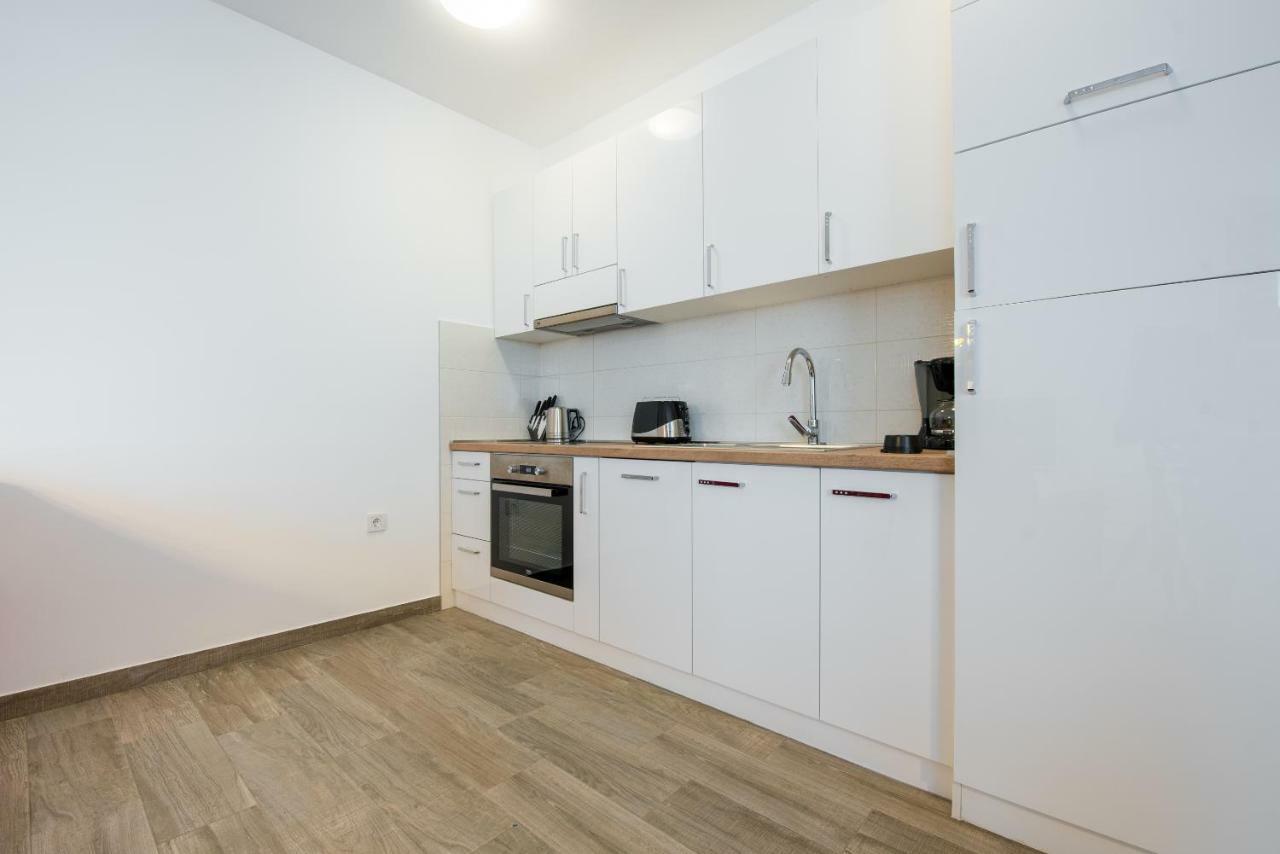 Apartment Anja 1st Floor Peroj